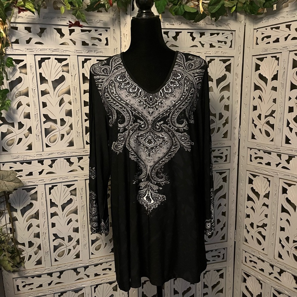 EFFORTLESS STYLE SO PRETTY BOHO BLACK WITH WHITE DESIGN LONG SLEEVE SHORT DRESS